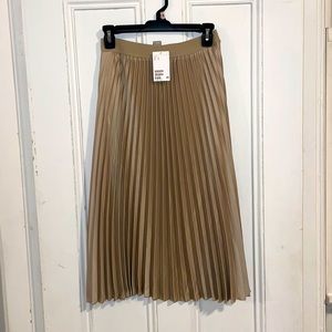 H&M Beige/Gold Pleated Midi-skirt, Small, NWT